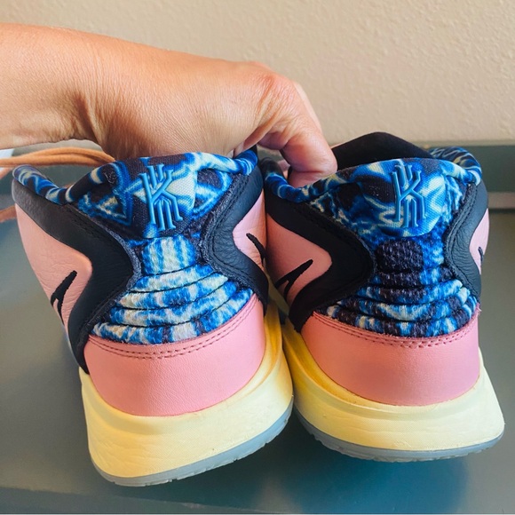 Nike Kyrie Infinity 8 -Valentine’s Day Pink / Multicolor Blue Shoes 12 - Picture 10 of 14